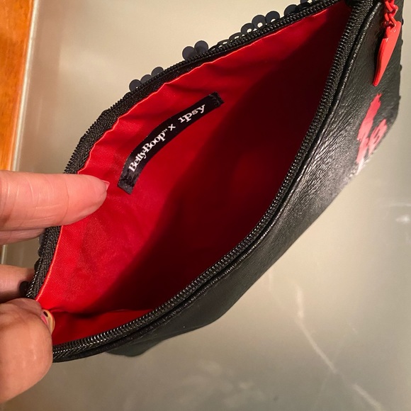 New! Ipsy Betty Boop cosmetic bag - Picture 6 of 8